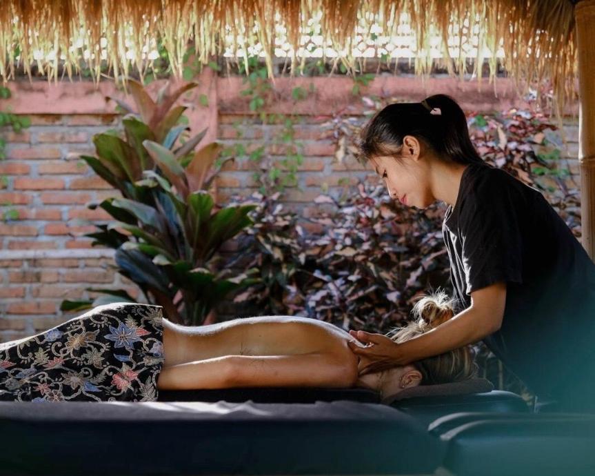 Owa Lodge Areguling Kuta  Экстерьер фото